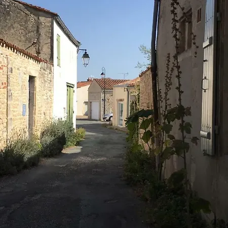 35m2 Dans Joli Village Proche *